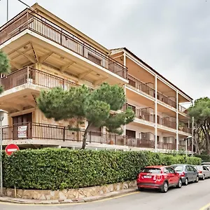 https://carle-magne-apartments.topcostabravahotels.com